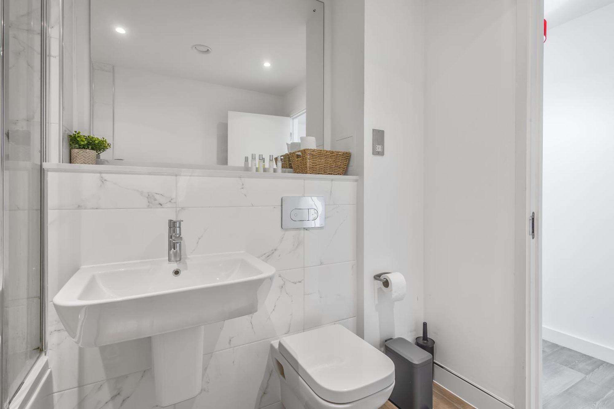 Luxury 2 Bedroom Apartment, On Broad Street! Birmingham Buitenkant foto